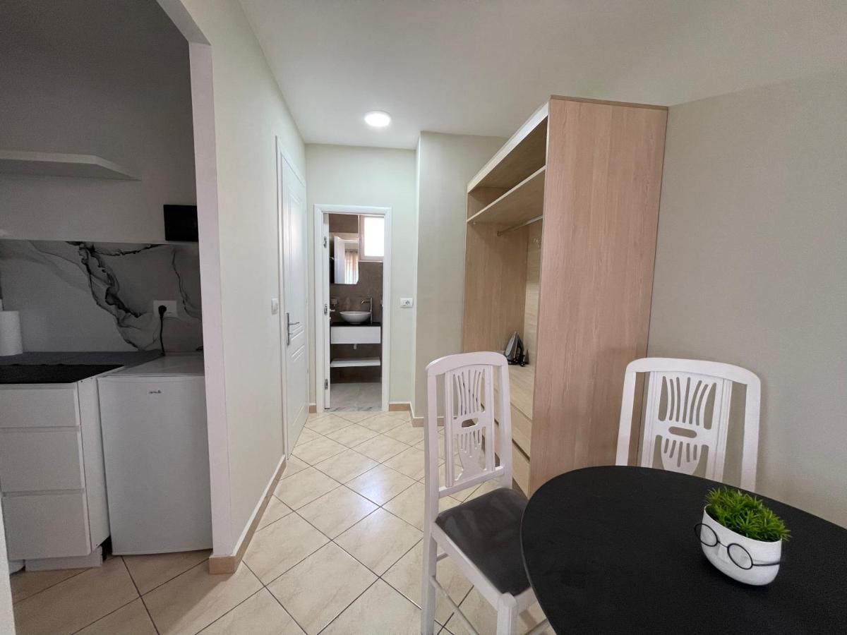 סרנדה Garden Villa Apartments מראה חיצוני תמונה